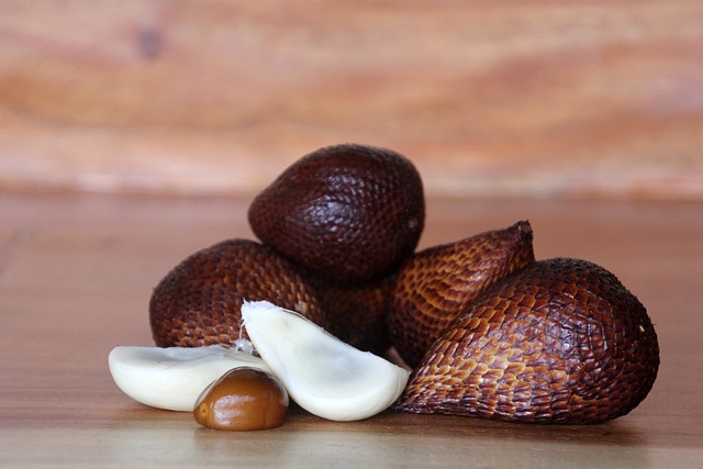 Salak menjadi salah satu buah lokal Indonesia (Pixabay)